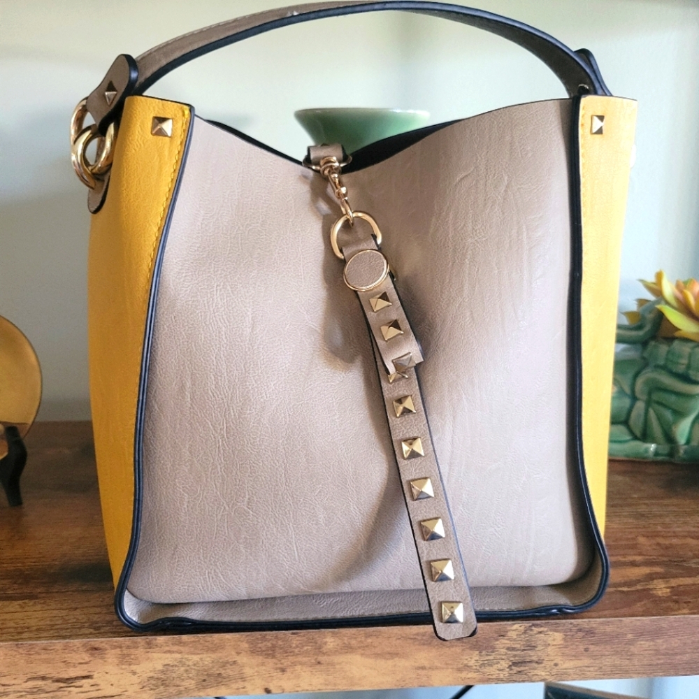 ☀️EUC Stylish Tan and Yellow Women's Bag